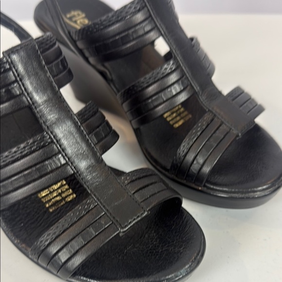 Vintage Flexi Black Wedge with Strappy Design 3” Heels Sandals - Picture 3 of 13